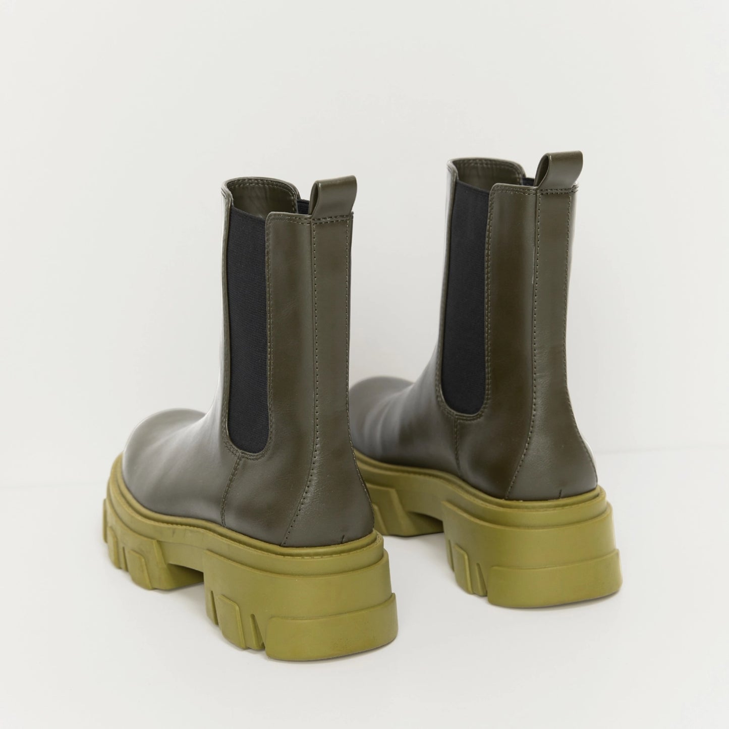 Oak + Fort Chelsea Boot