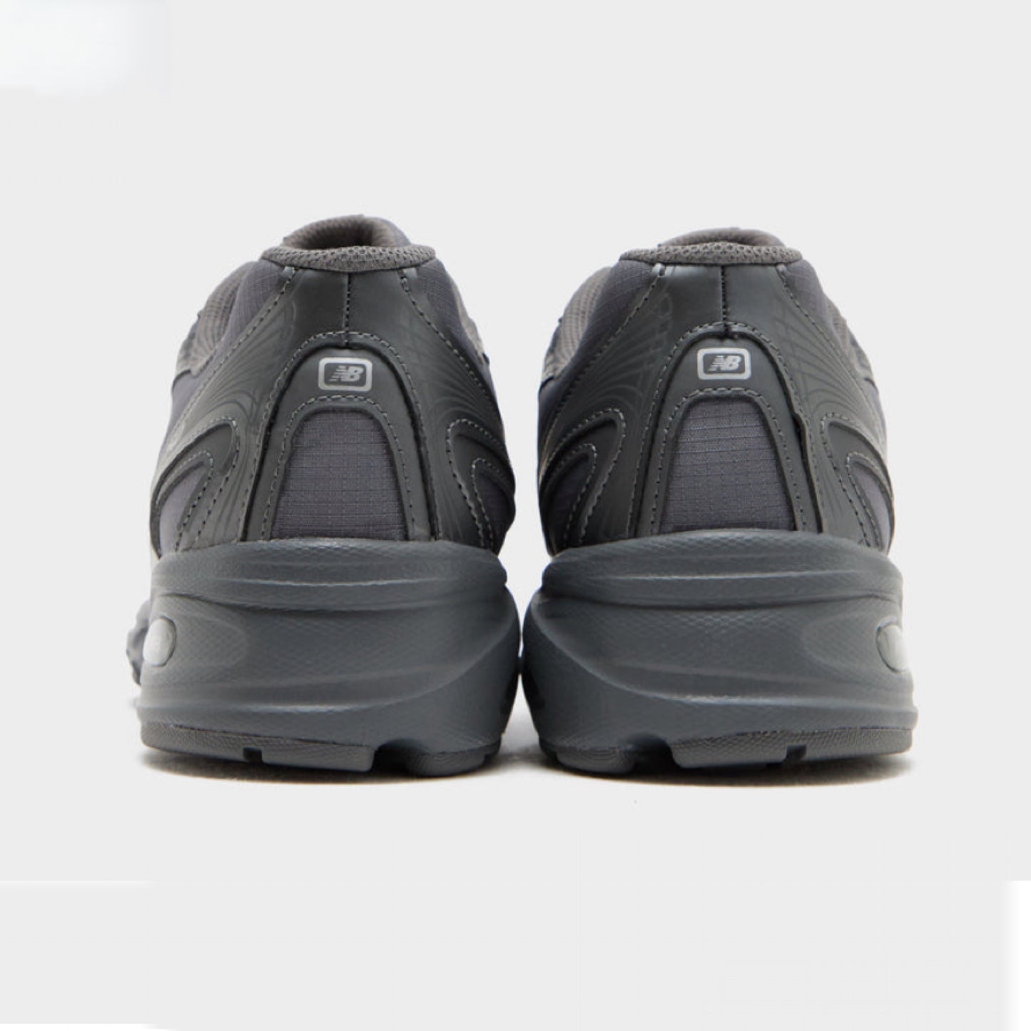 New Balance 740 Sneakers