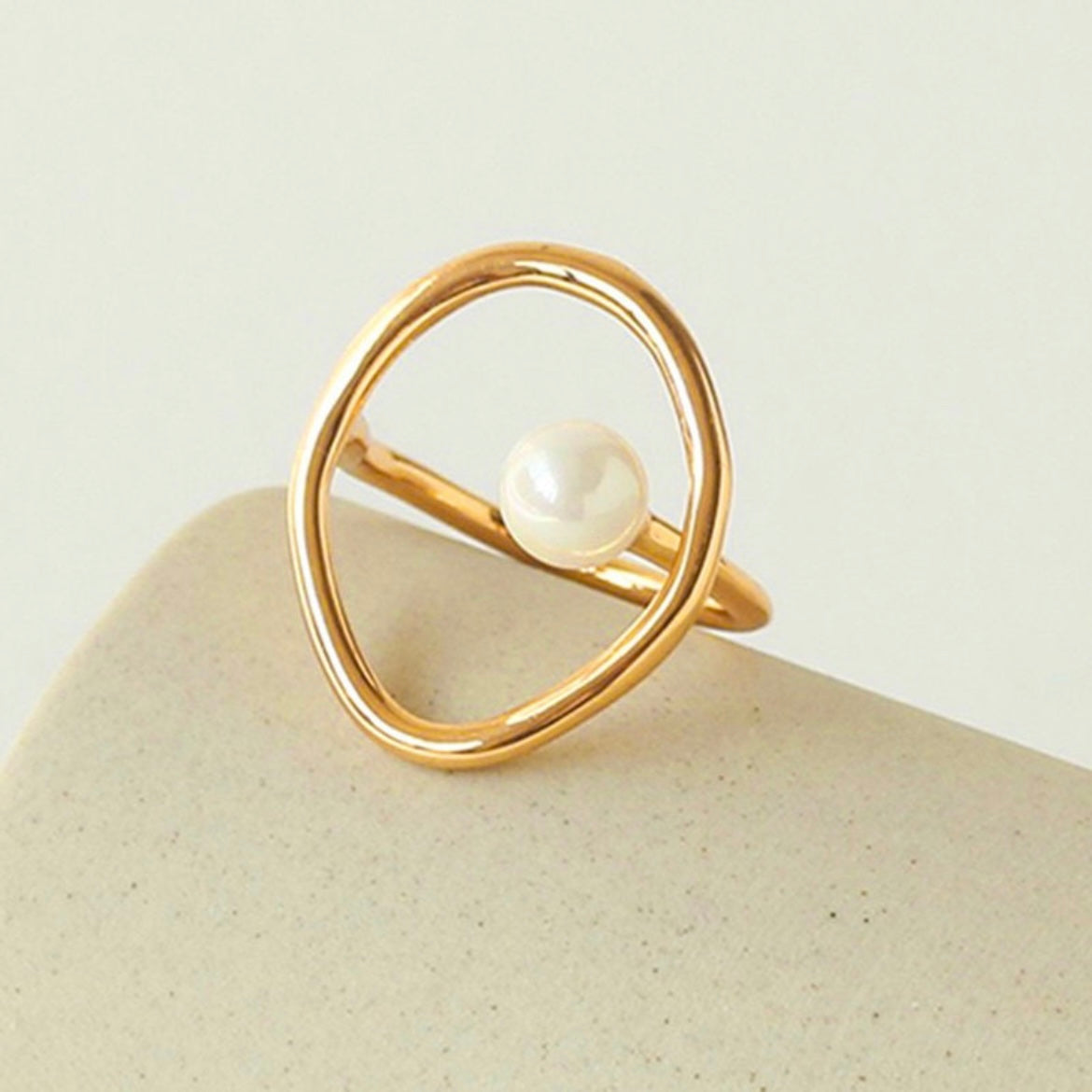 Gold Ring w/ Pearl