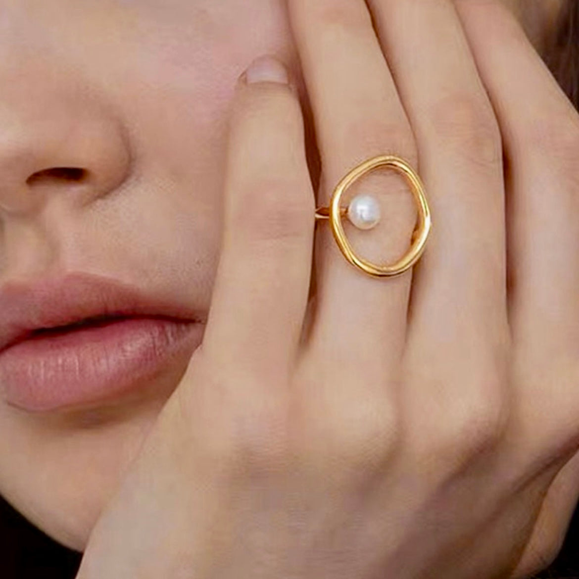 Gold Ring w/ Pearl